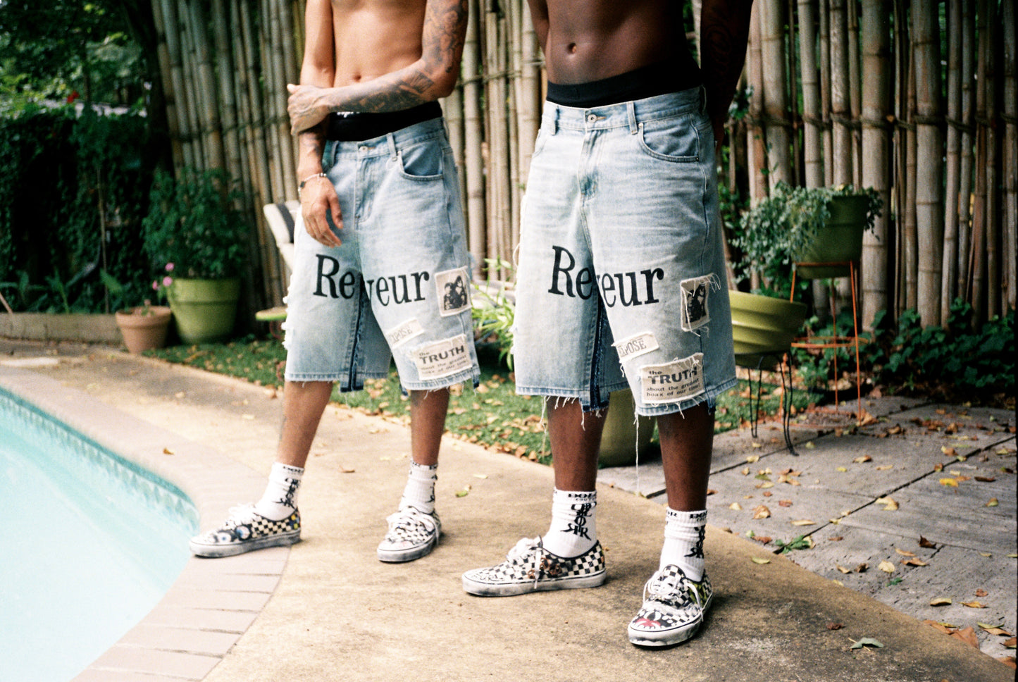 REVEUR EXPOSED DENIM SHORTS